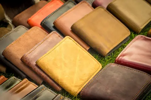 Billeteros de piel de varias marcas